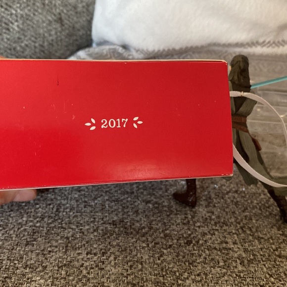 Hallmark Keepsake Star Wars Rey - Picture 6 of 7